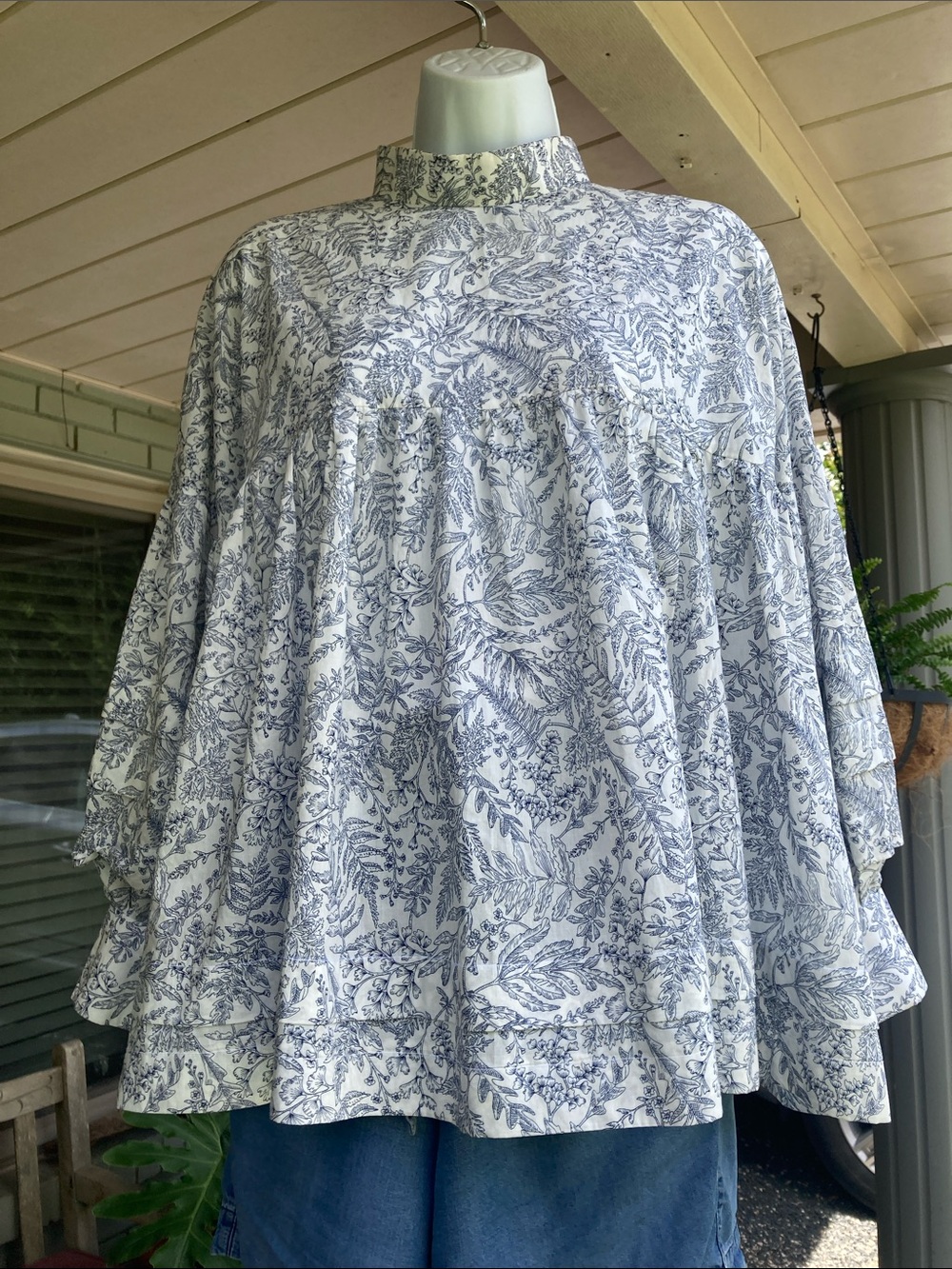Lovely Victorian Babydoll Blouse, size L/XL. NO TAGS.